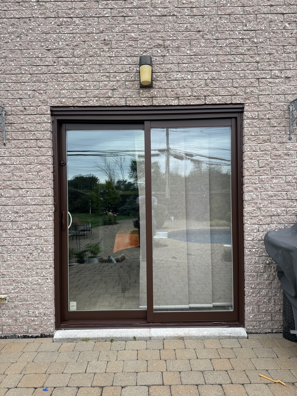 Finition de porte-patio — après